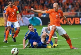 Olandai išsigelbėjo rungtynėse prieš Kazachstaną (VIDEO)
