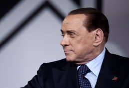 S.Berlusconi neketina parduoti finansinių problemų krečiamo "Milan"