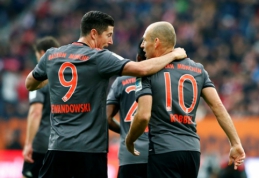"Bayern" nugalėjo "Augsburg", o "Borussia" nelaimi jau ketvirtose rungtynėse iš eilės (VIDEO)