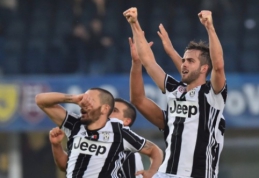 "Juventus" ir Milano klubai bei "Roma" šventė pergales Italijoje (VIDEO)