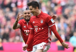 "Bayern" sutriuškino "Eintracht", "Borussia" ir "Leipzig" patyrė pralaimėjimus (VIDEO)
