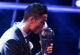 C. Ronaldo antrus metus iš eilės išrinktas geriausiu FIFA metų futbolininku (+ kiti apdovanojimai)