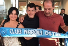 H. Lozano atvyko į Italiją užbaigti perėjimo į "Napoli"