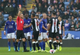 Po raudonos kortelės sutrupėjusi "Newcastle" pajuto "Leicester" ekipos jėgą