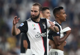 G. Higuainas: "Norėjau likti "Juventus" gretose"