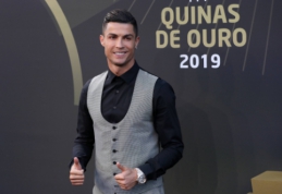 C. Ronaldo prieš atvykdamas į Lietuvą atsiėmė apdovanojimą Portugalijoje