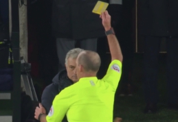 J. Mourinho komiškoje situacijoje užsidirbo geltoną kortelę