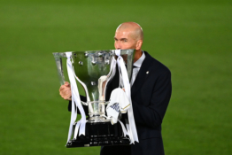 Z. Zidane'as palygino triumfą „La Liga“ pirmenybėse ir Čempionų lygoje