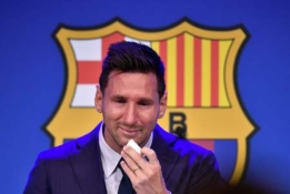 Tampa panašu į cirką: „Barcelona“ pateikė dar vieną pasiūlymą L. Messi
