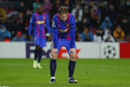 „Barcelona“ ruošiasi atsisveikinti su trimis žaidėjais, įskaitant ir F. de Jongą