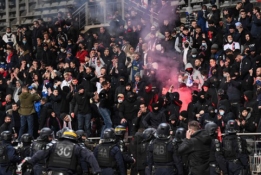 „Paris FC“ ir „Lyon“ klubai pašalinti iš Prancūzijos taurės už fanų muštynes