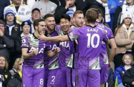 „Tottenham“ per pirmąjį rungtynių pusvalandį palaužė „Leeds“ ekipą