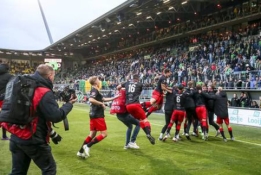 Neįtikėtina drama Olandijoje dėl vietos „Eredivisie“: 18 baudinių, 2 raudonos kortelės ir įvarčių fiesta