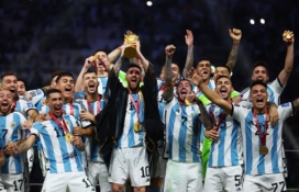 Messi svajonė išsipildė: Argentina po 11 m baudinių triumfavo utopiniame pasaulio čempionato finale