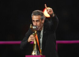Ispanijos federacija atsiprašė futbolo pasaulio bei visuomenės ir atleido moterų rinktinės vyr. trenerį