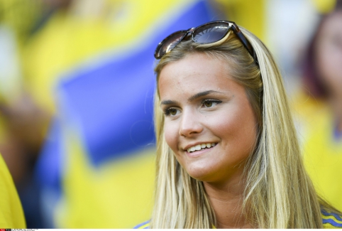 "EURO 2016": Karščiausios merginos ir spalvingiausi fanai (III, FOTO)