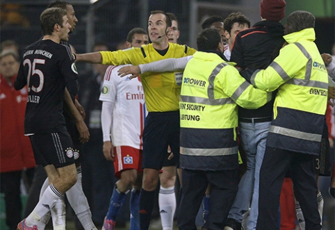 "Hamburger" sirgalius trenkė F.Ribery į galvą (VIDEO)