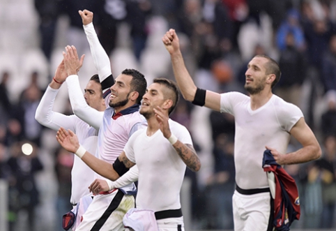 Italijoje "Juventus" ir "Roma" įveikė savo varžovus, o "Napoli" išplėšė lygiąsias prieš "Atalanta"
