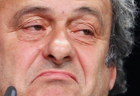 Įkandin S. Blatteriui nuo futbolo nušalintas ir M. Platini