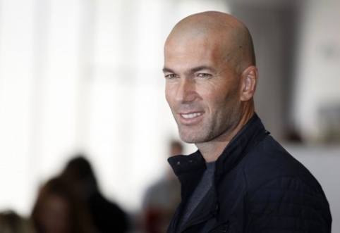 Z. Zidane'as: aš dar nepasirengęs treniruoti "Real"
