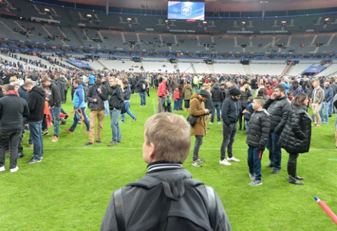 Futbolo pasaulis sukrėstas įvykiais Paryžiuje