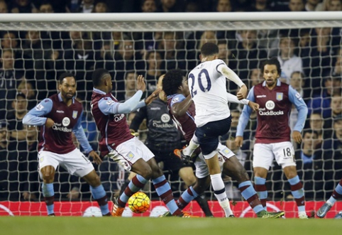 "Tottenham" be didesnio vargo šventė pergalę prieš "Aston Villa" (VIDEO)