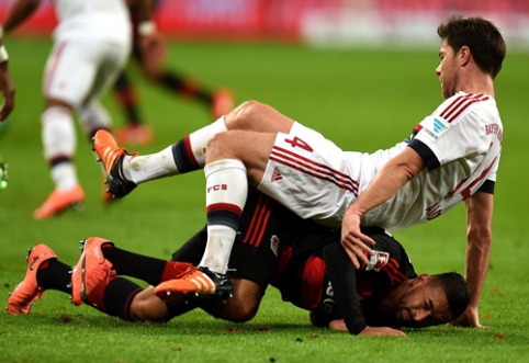 "Bayern" ir "Borussia" išvykoje prarado taškus, "Schalke" sutriuškino "vilkus" (VIDEO)