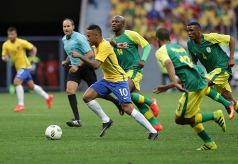 Olimpinis futbolas: brazilai nesugebėjo palaužti dešimtyje žaidusios PAR rinktinės (VIDEO)
