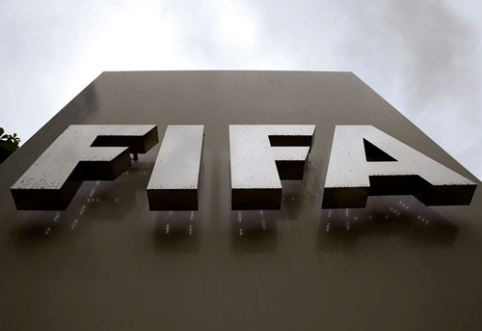 FIFA nuosprendis: "Real" ir "Atletico" negalės pirkti naujų žaidėjų iki 2018 metų sausio