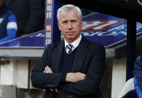 Oficialu: A. Pardew perima "West Brom" trenerio vairą