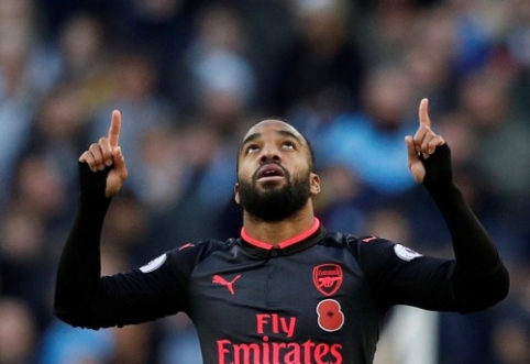 A. Sheareris: Lacazette'as turi rimtai pasikalbėti su Wengeru