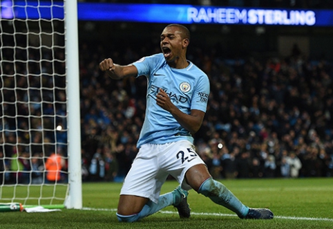 Fernandinho paslapčia pasirašė naują kontraktą su "Man City"