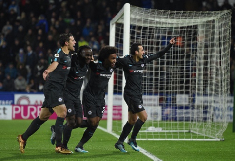 "Chelsea" užtikrintai nugalėjo "Huddersfield", "Crystal Palace" pasiekė dramatišką pergalę (VIDEO)