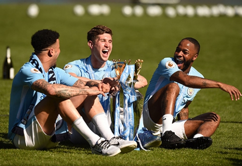 "Man City" ekipa pristatė naujo sezono marškinėlių dizainą (FOTO)