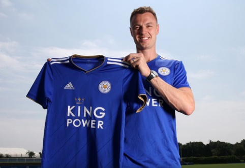 Oficialu: "Leicester" sukirto rankomis su J. Evansu