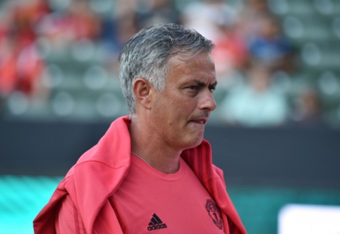 J. Mourinho po nesėkmingų rungtynių pažėrė kritikos savo jaunimui ir klubo vadovybei