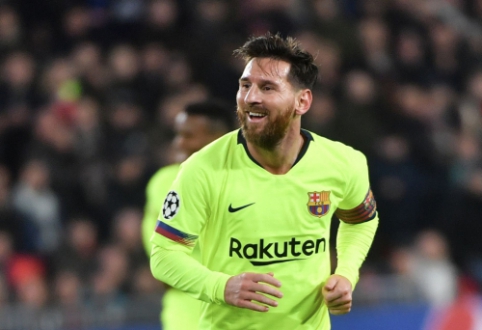 Del Bosque: "Auksinio kamuolio" rinkimai praranda vertę, kai trejetuke nėra Messi"