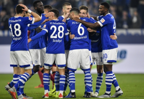 "Schalke" įvarčiai mačo pabaigoje parbloškė "Nurnberg"