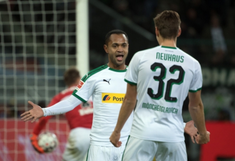 "Bundesliga": dar viena "B. Monchengladbach" pergalė ir grįžimas į antrąją vietą