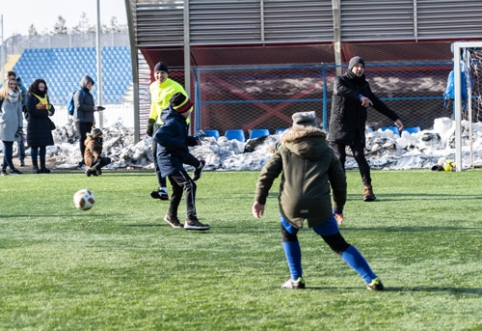 Valstybinę šventę uteniškiai paminėjo stadione