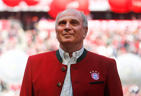 U.Hoenessas traukiasi iš "Bayern" prezidento posto