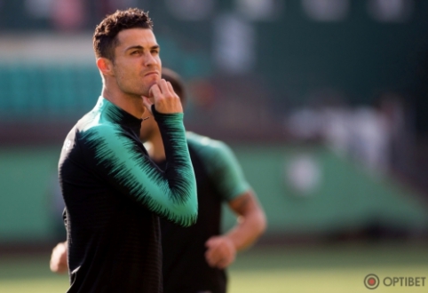 Portugalija su C. Ronaldo išbandė LFF stadiono dangą, F. Santosas mūsiškių nenuvertina