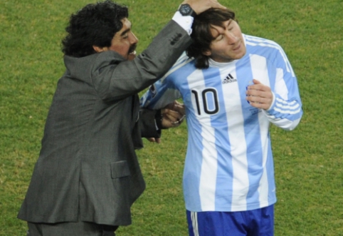 D.Maradona: nėra abejonių, ką palaikysiu "Napoli" ir "Barcos" mūšyje