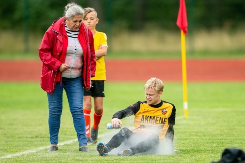 Lietuvos mažojo futbolo čempionate – trijų žirgų lenktynės