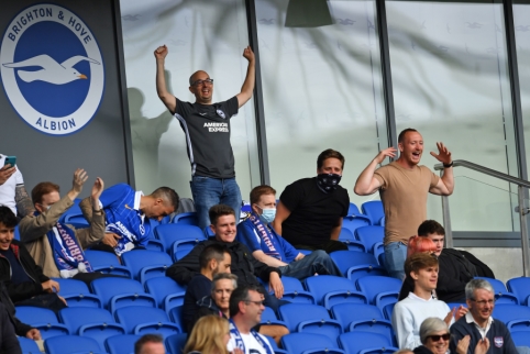 Anglijoje fanų sugrįžimo į stadionus dar teks palaukti