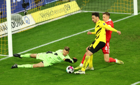 „Bundesliga“: „Borussia“ pratęsė pergalių seriją 