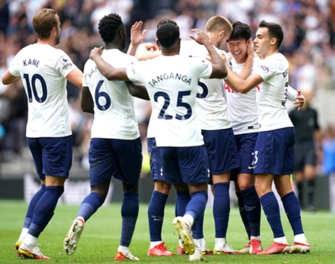 „Tottenham“ iškovojo minimalią pergalę ir pakilo į „Premier“ lygos turnyrinės lentelės viršūnę