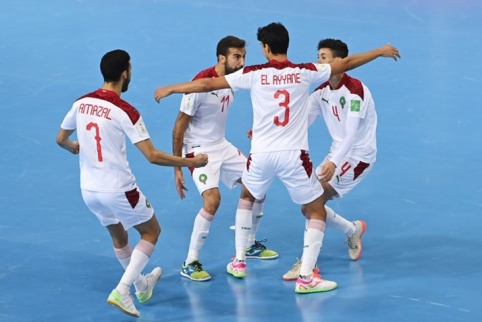 Futsal: pirmieji į aštuntuką žengė rusai ir Marokas