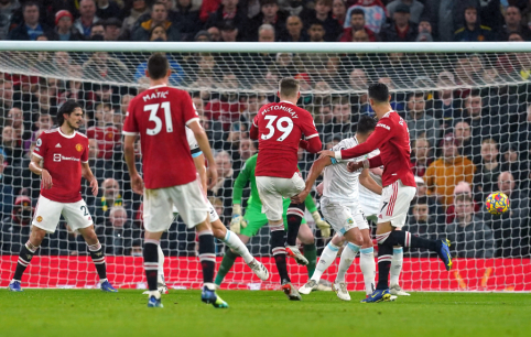 „Man Utd“ per kėlinį susitvarkė su „Burnley“