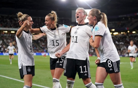 Dramatiškame pusfinalyje – Vokietijos pergalė prieš Prancūziją
